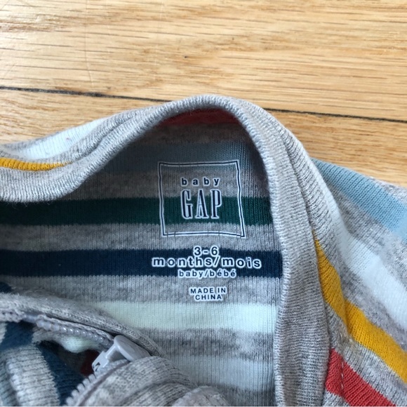 Baby Gap footie pjs 3-6 months - Picture 2 of 2